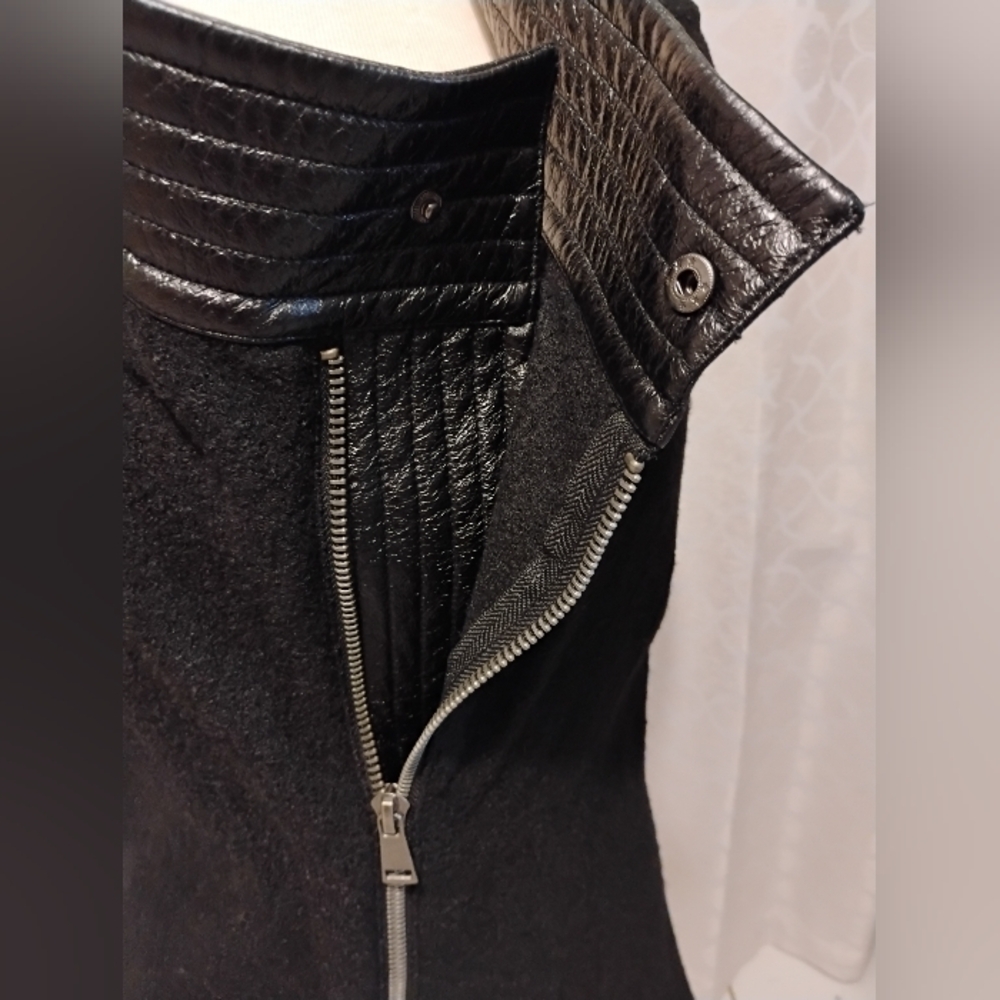 Small Wool Vest Jacket - Picture 6 of 8